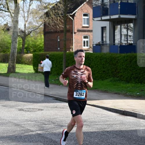 12.04.2026 - 45. Internationalen Wilhelmsburger Insellauf J. Mangold http://msf.ph/oto/9454274 12.04.2026 10:18:22 Ziel 3262, 5554, 4733, 4583, 4117, 3644, 2757 meine-sportfotos.de