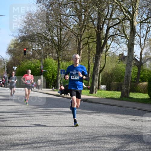 12.04.2026 - 45. Internationalen Wilhelmsburger Insellauf J. Mangold http://msf.ph/oto/9454313 12.04.2026 10:18:43 Ziel 4733, 4583, 4117, 3644, 2757, 5049, 2671, 2549, 3289 meine-sportfotos.de
