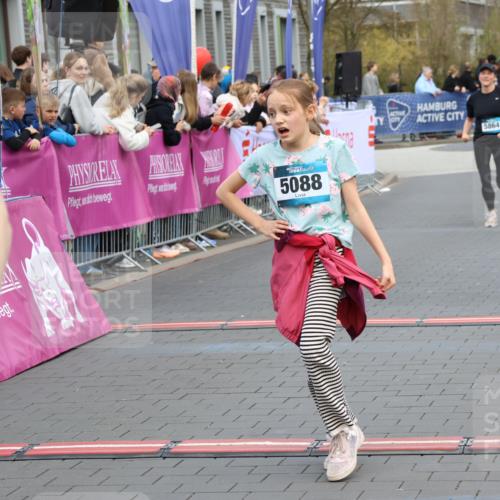 12.04.2026 - 45. Internationalen Wilhelmsburger Insellauf Strokosch-Dieckow http://msf.ph/oto/9454314 12.04.2026 13:05:10 Ziel 5088, 5864, 3964, 2891, 4314, 5096, 5808, 5477 meine-sportfotos.de