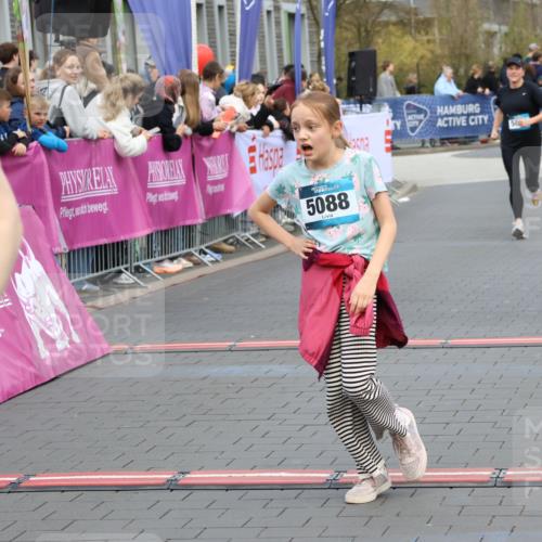 12.04.2026 - 45. Internationalen Wilhelmsburger Insellauf Strokosch-Dieckow http://msf.ph/oto/9454319 12.04.2026 13:05:10 Ziel 5088, 5864, 3964, 2891, 4314, 5096, 5808, 5477 meine-sportfotos.de