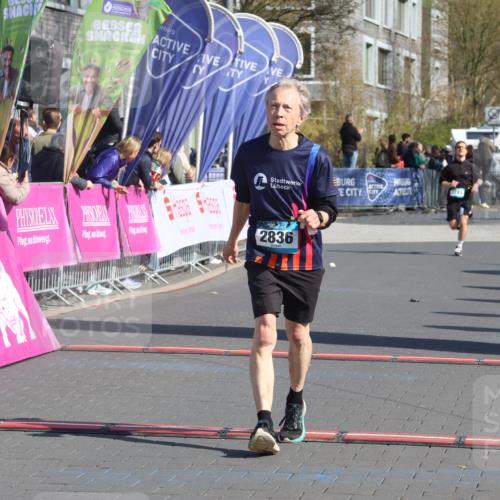 12.04.2026 - 45. Internationalen Wilhelmsburger Insellauf Strokosch-Dieckow http://msf.ph/oto/9454324 12.04.2026 10:42:22 Ziel 2836 meine-sportfotos.de