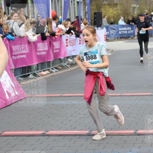 12.04.2026 - 45. Internationalen Wilhelmsburger Insellauf Strokosch-Dieckow http://msf.ph/oto/9454326 12.04.2026 13:05:10 Ziel 5088, 5864, 3964, 2891, 4314, 5096, 5808, 5477 meine-sportfotos.de