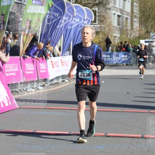 12.04.2026 - 45. Internationalen Wilhelmsburger Insellauf Strokosch-Dieckow http://msf.ph/oto/9454328 12.04.2026 10:42:22 Ziel 2836 meine-sportfotos.de