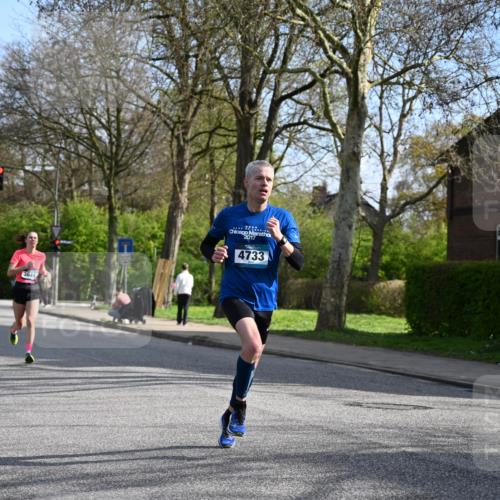 12.04.2026 - 45. Internationalen Wilhelmsburger Insellauf J. Mangold http://msf.ph/oto/9454329 12.04.2026 10:18:44 Ziel 4733, 4583, 4117, 3644, 2757, 2757, 5049, 2671, 2549, 3289 meine-sportfotos.de