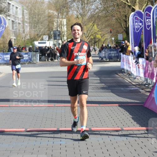 12.04.2026 - 45. Internationalen Wilhelmsburger Insellauf Strokosch-Dieckow http://msf.ph/oto/9454334 12.04.2026 10:29:34 Ziel 3777, 4979, 4087, 3735 meine-sportfotos.de