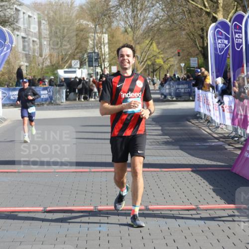 12.04.2026 - 45. Internationalen Wilhelmsburger Insellauf Strokosch-Dieckow http://msf.ph/oto/9454340 12.04.2026 10:29:34 Ziel 3777, 4979, 4087, 3735 meine-sportfotos.de