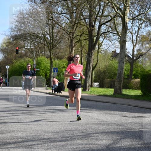 12.04.2026 - 45. Internationalen Wilhelmsburger Insellauf J. Mangold http://msf.ph/oto/9454350 12.04.2026 10:18:46 Ziel 4733, 4583, 4117, 3644, 2757, 5049, 2671, 2549, 3289, 5456, 2789 meine-sportfotos.de