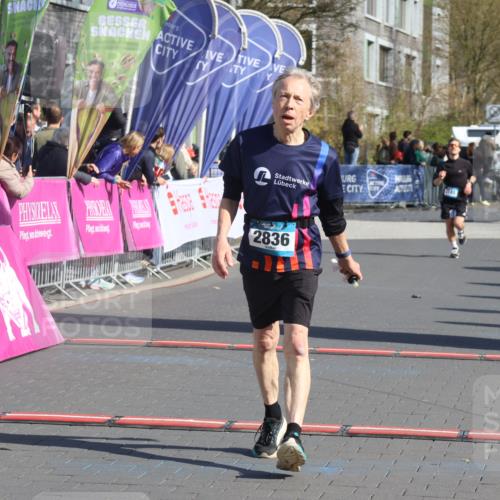 12.04.2026 - 45. Internationalen Wilhelmsburger Insellauf Strokosch-Dieckow http://msf.ph/oto/9454351 12.04.2026 10:42:23 Ziel 2836 meine-sportfotos.de