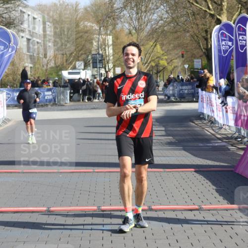 12.04.2026 - 45. Internationalen Wilhelmsburger Insellauf Strokosch-Dieckow http://msf.ph/oto/9454352 12.04.2026 10:29:35 Ziel 3777, 4979, 4087, 3735 meine-sportfotos.de