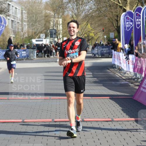 12.04.2026 - 45. Internationalen Wilhelmsburger Insellauf Strokosch-Dieckow http://msf.ph/oto/9454362 12.04.2026 10:29:35 Ziel 3777, 4979, 4087, 3735 meine-sportfotos.de