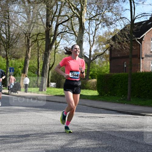 12.04.2026 - 45. Internationalen Wilhelmsburger Insellauf J. Mangold http://msf.ph/oto/9454375 12.04.2026 10:18:46 Ziel 4733, 4583, 4117, 3644, 2757, 5049, 2671, 2549, 3289, 5456, 2789 meine-sportfotos.de