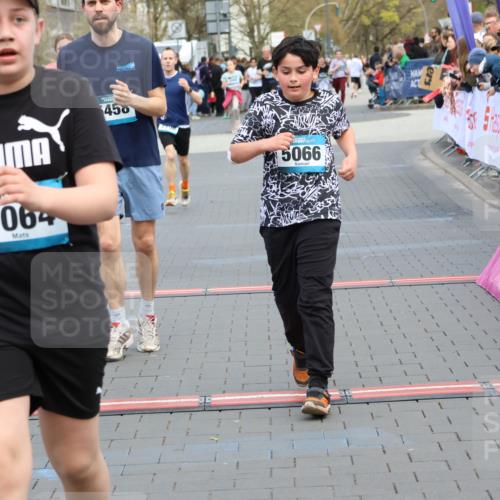 12.04.2026 - 45. Internationalen Wilhelmsburger Insellauf Strokosch-Dieckow http://msf.ph/oto/9454376 12.04.2026 13:05:01 Ziel 5064, 4048, 5423, 5066, 5458, 5728, 5724, 2798 meine-sportfotos.de