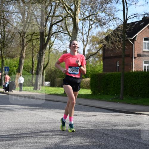 12.04.2026 - 45. Internationalen Wilhelmsburger Insellauf J. Mangold http://msf.ph/oto/9454377 12.04.2026 10:18:47 Ziel 4733, 4583, 4117, 3644, 2757, 5049, 2671, 2549, 3289, 5456, 2789 meine-sportfotos.de