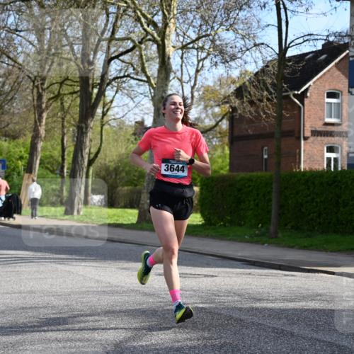 12.04.2026 - 45. Internationalen Wilhelmsburger Insellauf J. Mangold http://msf.ph/oto/9454381 12.04.2026 10:18:47 Ziel 4733, 4583, 4117, 3644, 2757, 5049, 2671, 2549, 3289, 5456, 2789 meine-sportfotos.de