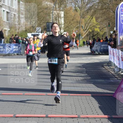 12.04.2026 - 45. Internationalen Wilhelmsburger Insellauf Strokosch-Dieckow http://msf.ph/oto/9454383 12.04.2026 10:42:30 Ziel 4615, 2222 meine-sportfotos.de