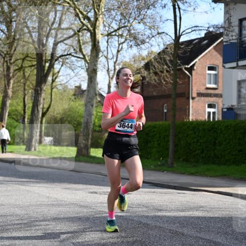 12.04.2026 - 45. Internationalen Wilhelmsburger Insellauf J. Mangold http://msf.ph/oto/9454385 12.04.2026 10:18:47 Ziel 4733, 4583, 4117, 3644, 2757, 5049, 2671, 2549, 3289, 5456, 2789 meine-sportfotos.de