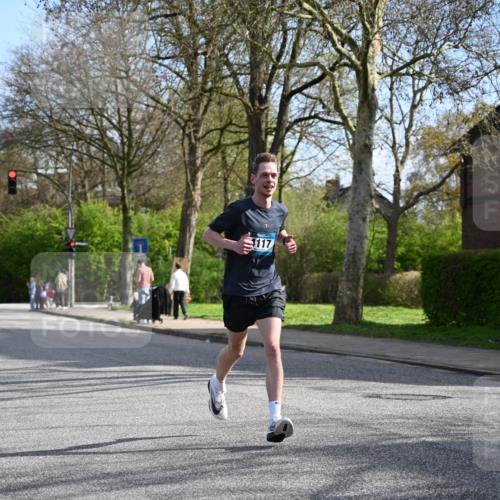 12.04.2026 - 45. Internationalen Wilhelmsburger Insellauf J. Mangold http://msf.ph/oto/9454390 12.04.2026 10:18:48 Ziel 4733, 4583, 4117, 3644, 2757, 5049, 2671, 2549, 3289, 5456, 2789 meine-sportfotos.de