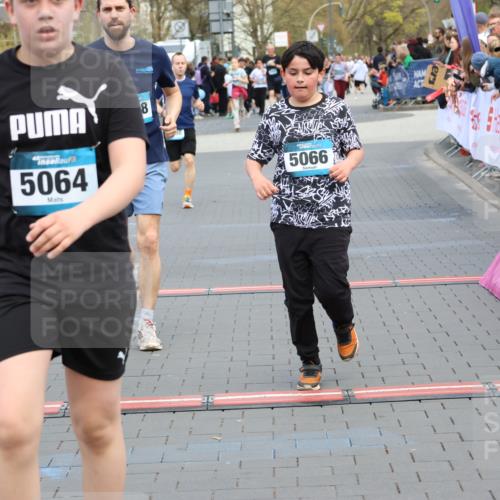 12.04.2026 - 45. Internationalen Wilhelmsburger Insellauf Strokosch-Dieckow http://msf.ph/oto/9454392 12.04.2026 13:05:01 Ziel 5064, 4048, 5423, 5066, 5458, 5728, 5724, 2798 meine-sportfotos.de