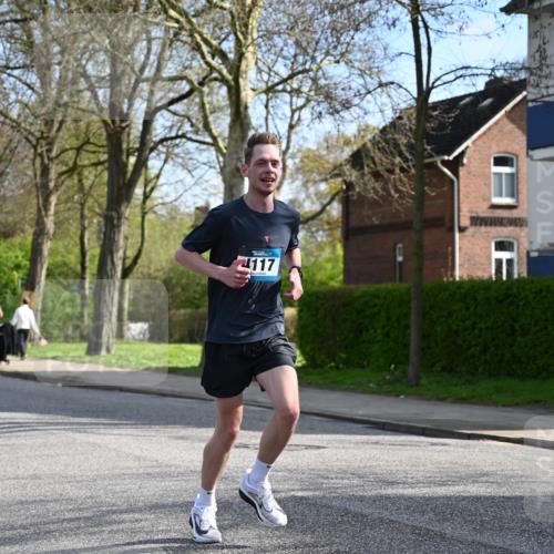 12.04.2026 - 45. Internationalen Wilhelmsburger Insellauf J. Mangold http://msf.ph/oto/9454408 12.04.2026 10:18:49 Ziel 4733, 4583, 4117, 3644, 2757, 5049, 2671, 2549, 3289, 5456, 2789 meine-sportfotos.de