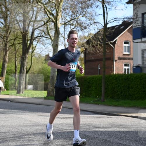 12.04.2026 - 45. Internationalen Wilhelmsburger Insellauf J. Mangold http://msf.ph/oto/9454411 12.04.2026 10:18:49 Ziel 4733, 4583, 4117, 3644, 2757, 5049, 2671, 2549, 3289, 5456, 2789 meine-sportfotos.de