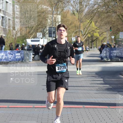 12.04.2026 - 45. Internationalen Wilhelmsburger Insellauf Strokosch-Dieckow http://msf.ph/oto/9454423 12.04.2026 10:29:43 Ziel 3778 meine-sportfotos.de