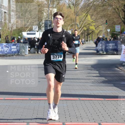 12.04.2026 - 45. Internationalen Wilhelmsburger Insellauf Strokosch-Dieckow http://msf.ph/oto/9454432 12.04.2026 10:29:43 Ziel 3778 meine-sportfotos.de