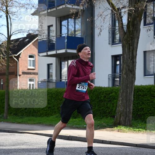 12.04.2026 - 45. Internationalen Wilhelmsburger Insellauf J. Mangold http://msf.ph/oto/9454433 12.04.2026 10:19:01 Ziel 2757, 5049, 2671, 2549, 3289, 5456, 2789, 5652 meine-sportfotos.de