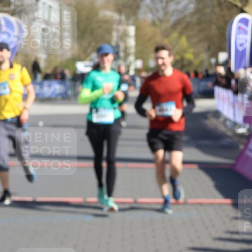 12.04.2026 - 45. Internationalen Wilhelmsburger Insellauf Strokosch-Dieckow http://msf.ph/oto/9454458 12.04.2026 10:42:35 Ziel 2222, 3419, 4042, 3991 meine-sportfotos.de
