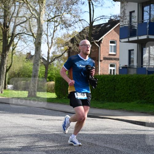 12.04.2026 - 45. Internationalen Wilhelmsburger Insellauf J. Mangold http://msf.ph/oto/9454459 12.04.2026 10:19:12 Ziel 5049, 2671, 2549, 3289, 5456, 2789, 5652, 5652, 3976 meine-sportfotos.de