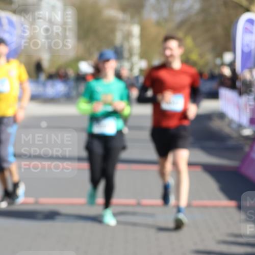 12.04.2026 - 45. Internationalen Wilhelmsburger Insellauf Strokosch-Dieckow http://msf.ph/oto/9454466 12.04.2026 10:42:36 Ziel 2222, 3419, 4042, 3991, 2262, 2263 meine-sportfotos.de