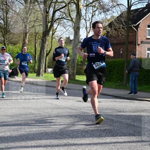 12.04.2026 - 45. Internationalen Wilhelmsburger Insellauf J. Mangold http://msf.ph/oto/9454475 12.04.2026 10:19:27 Ziel 2671, 2549, 3289, 5456, 2789, 5652, 3976, 4162 meine-sportfotos.de