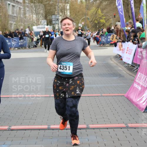 12.04.2026 - 45. Internationalen Wilhelmsburger Insellauf Strokosch-Dieckow http://msf.ph/oto/9454482 12.04.2026 13:04:49 Ziel 4951, 4115, 4351, 4125 meine-sportfotos.de