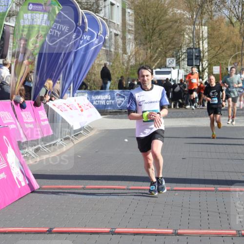 12.04.2026 - 45. Internationalen Wilhelmsburger Insellauf Strokosch-Dieckow http://msf.ph/oto/9454483 12.04.2026 10:29:51 Ziel 4975, 4027 meine-sportfotos.de