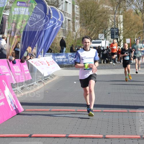 12.04.2026 - 45. Internationalen Wilhelmsburger Insellauf Strokosch-Dieckow http://msf.ph/oto/9454488 12.04.2026 10:29:51 Ziel 4975, 4027 meine-sportfotos.de