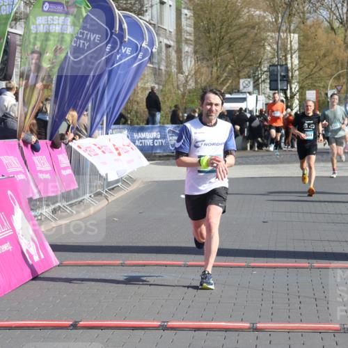 12.04.2026 - 45. Internationalen Wilhelmsburger Insellauf Strokosch-Dieckow http://msf.ph/oto/9454495 12.04.2026 10:29:52 Ziel 4975, 4027, 5804 meine-sportfotos.de