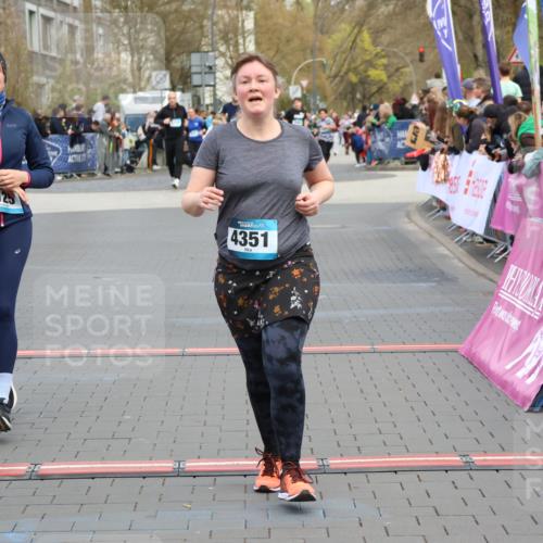 12.04.2026 - 45. Internationalen Wilhelmsburger Insellauf Strokosch-Dieckow http://msf.ph/oto/9454497 12.04.2026 13:04:49 Ziel 4951, 4115, 4351, 4125 meine-sportfotos.de