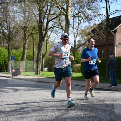 12.04.2026 - 45. Internationalen Wilhelmsburger Insellauf J. Mangold http://msf.ph/oto/9454516 12.04.2026 10:19:29 Ziel 2671, 2549, 3289, 5456, 2789, 5652, 3976, 4162, 4605 meine-sportfotos.de