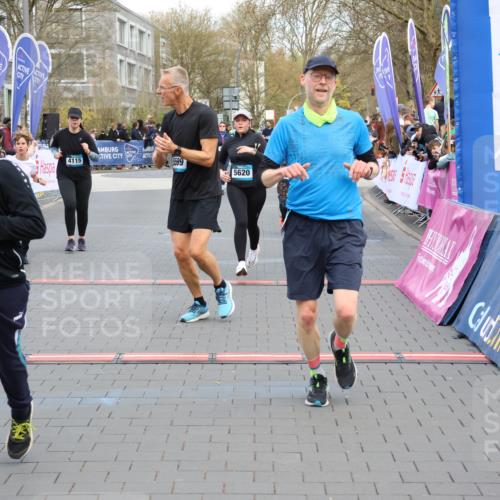 12.04.2026 - 45. Internationalen Wilhelmsburger Insellauf Strokosch-Dieckow http://msf.ph/oto/9454535 12.04.2026 13:04:44 Ziel 4647, 5565, 4600, 5474, 4653, 5420, 5599, 5620, 4951, 4115, 4351 meine-sportfotos.de