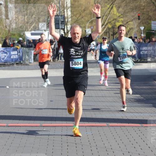 12.04.2026 - 45. Internationalen Wilhelmsburger Insellauf Strokosch-Dieckow http://msf.ph/oto/9454542 12.04.2026 10:29:56 Ziel 4027, 5804, 3355, 4142, 2627 meine-sportfotos.de