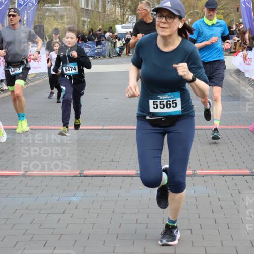 12.04.2026 - 45. Internationalen Wilhelmsburger Insellauf Strokosch-Dieckow http://msf.ph/oto/9454575 12.04.2026 13:04:42 Ziel 5257, 4647, 5565, 4600, 5474, 4653, 5420, 5599, 5620, 4951, 4115 meine-sportfotos.de