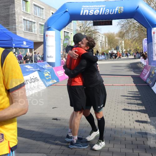 12.04.2026 - 45. Internationalen Wilhelmsburger Insellauf Strokosch-Dieckow http://msf.ph/oto/9454579 12.04.2026 10:42:45 Ziel  meine-sportfotos.de