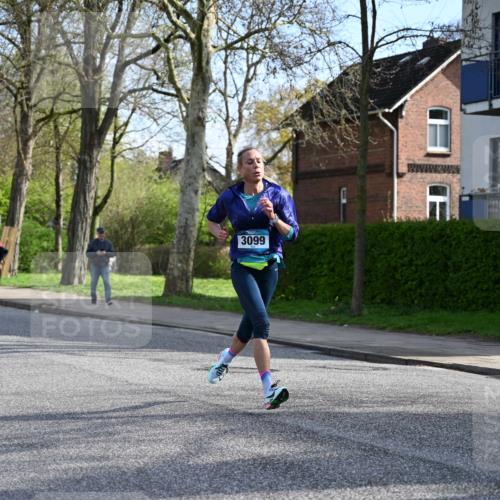 12.04.2026 - 45. Internationalen Wilhelmsburger Insellauf J. Mangold http://msf.ph/oto/9454582 12.04.2026 10:21:20 Ziel 2127, 3099, 2253, 3137, 3137, 3930, 3317 meine-sportfotos.de
