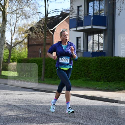 12.04.2026 - 45. Internationalen Wilhelmsburger Insellauf J. Mangold http://msf.ph/oto/9454592 12.04.2026 10:21:21 Ziel 2127, 3099, 2253, 3137, 3930, 3317, 3771 meine-sportfotos.de
