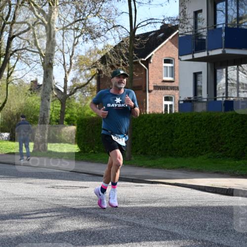 12.04.2026 - 45. Internationalen Wilhelmsburger Insellauf J. Mangold http://msf.ph/oto/9454603 12.04.2026 10:21:33 Ziel 2253, 3137, 3930, 3317, 3771, 3771, 2010 meine-sportfotos.de