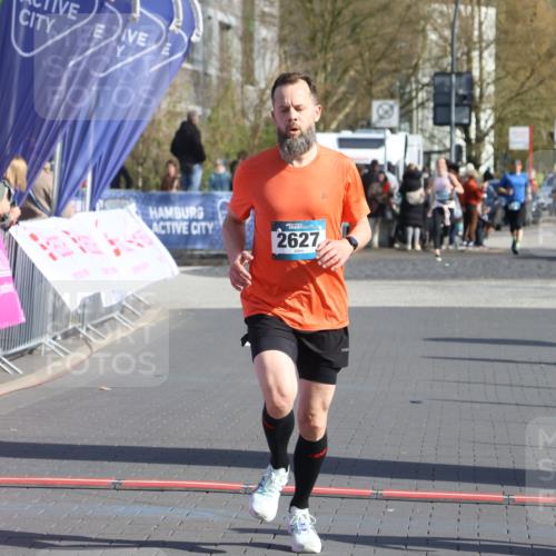 12.04.2026 - 45. Internationalen Wilhelmsburger Insellauf Strokosch-Dieckow http://msf.ph/oto/9454637 12.04.2026 10:30:00 Ziel 5804, 3355, 4142, 2627 meine-sportfotos.de