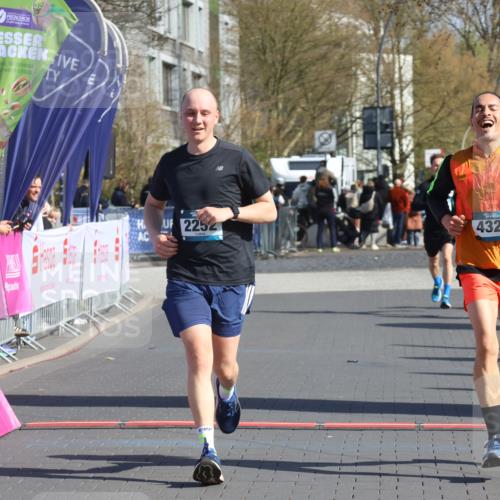 12.04.2026 - 45. Internationalen Wilhelmsburger Insellauf Strokosch-Dieckow http://msf.ph/oto/9454642 12.04.2026 10:42:55 Ziel 2252 meine-sportfotos.de