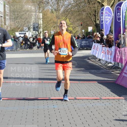 12.04.2026 - 45. Internationalen Wilhelmsburger Insellauf Strokosch-Dieckow http://msf.ph/oto/9454645 12.04.2026 10:42:56 Ziel 2252, 3091, 5442 meine-sportfotos.de