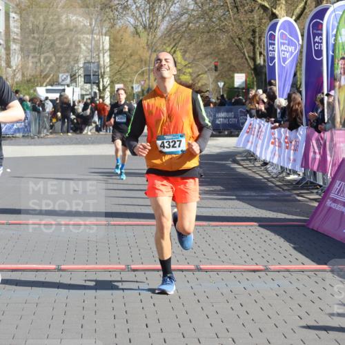 12.04.2026 - 45. Internationalen Wilhelmsburger Insellauf Strokosch-Dieckow http://msf.ph/oto/9454660 12.04.2026 10:42:56 Ziel 2252, 3091, 5442 meine-sportfotos.de