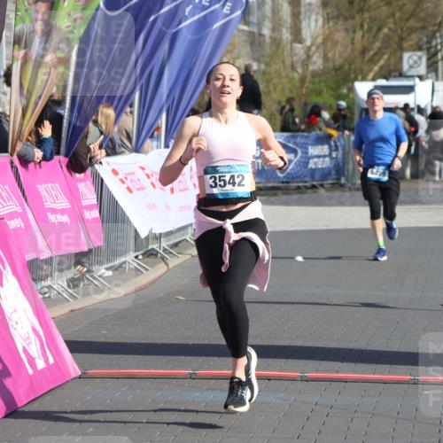 12.04.2026 - 45. Internationalen Wilhelmsburger Insellauf Strokosch-Dieckow http://msf.ph/oto/9454662 12.04.2026 10:30:10 Ziel 3542, 4511 meine-sportfotos.de