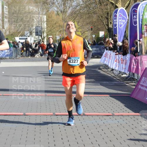 12.04.2026 - 45. Internationalen Wilhelmsburger Insellauf Strokosch-Dieckow http://msf.ph/oto/9454663 12.04.2026 10:42:56 Ziel 2252, 3091, 5442 meine-sportfotos.de